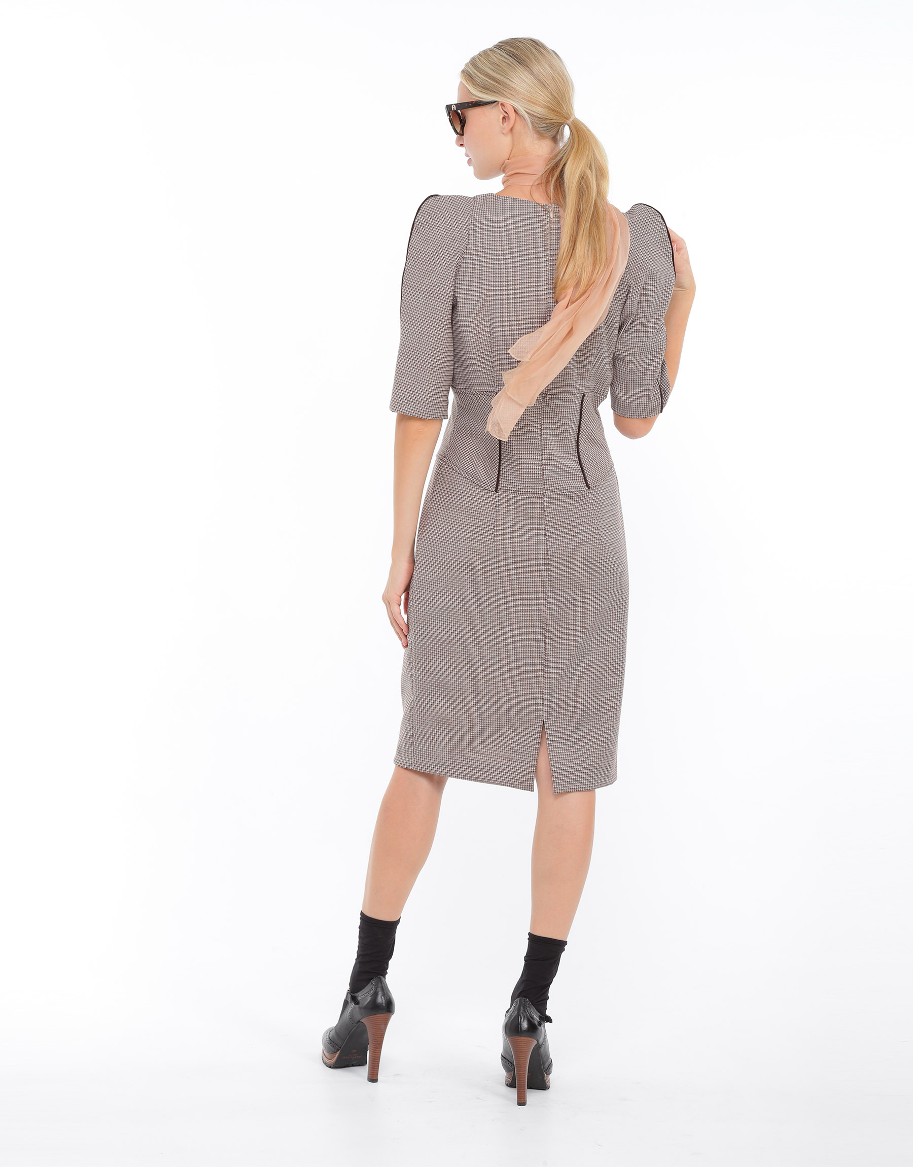 Straight curved dress in brown stretch caviar wool